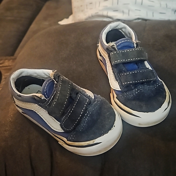 5 Toddler van - Picture 1 of 3